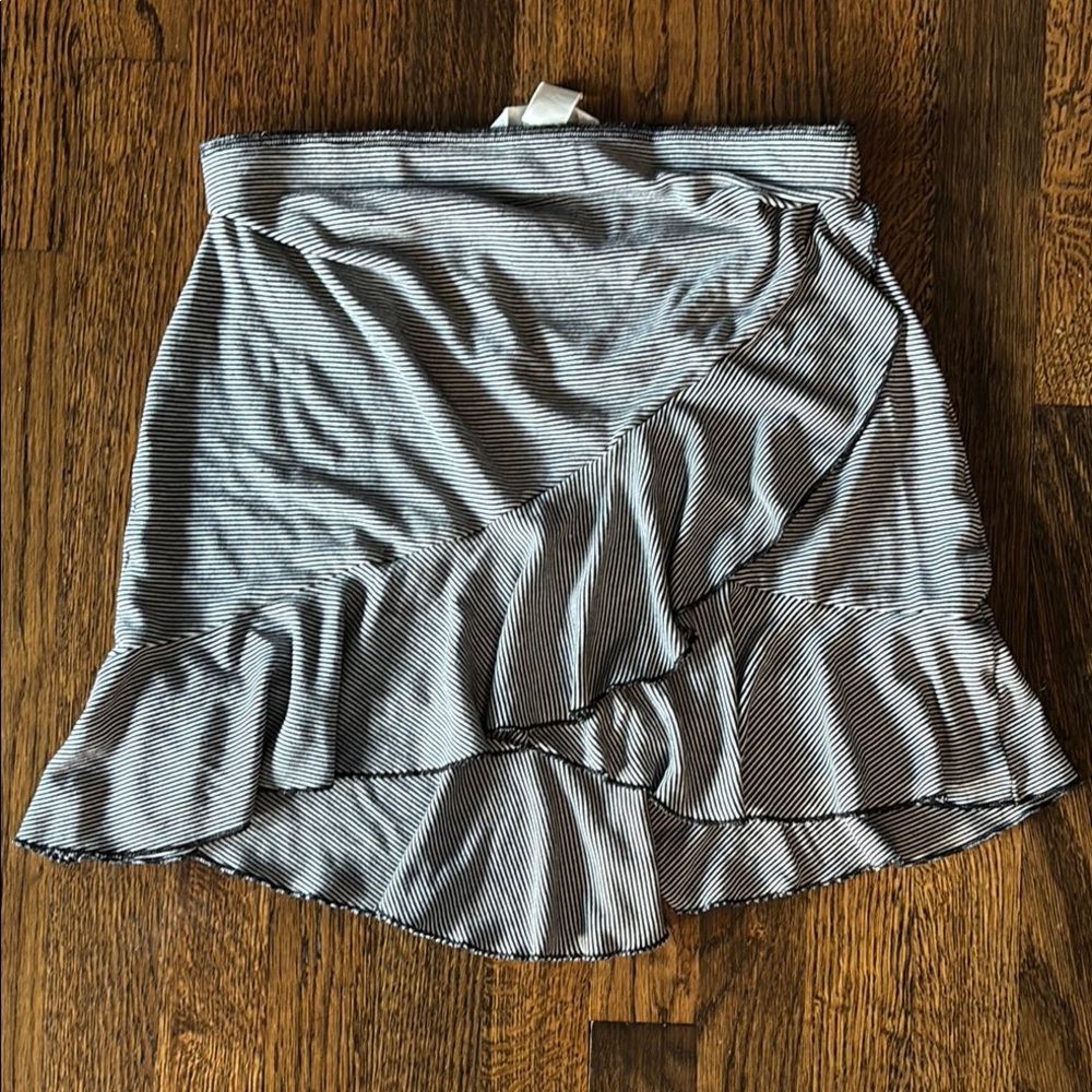 H&M striped ruffle mini skirt